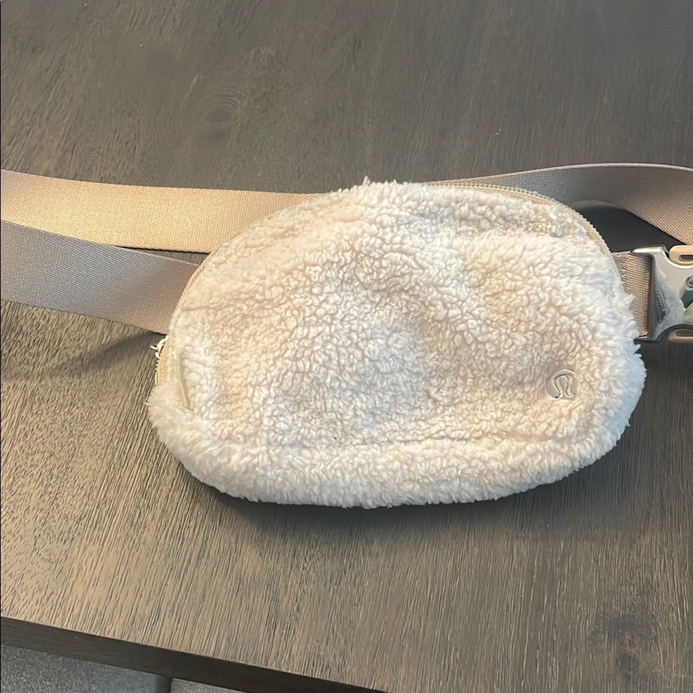 Lululemon Athletica White Sherpa Bag